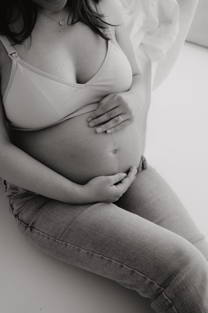 Fotograf-Babybauch-Freiburg-Babybauch-Studio